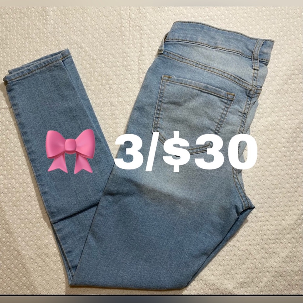 🎀 Super Skinny Mid-Rise Jeans
